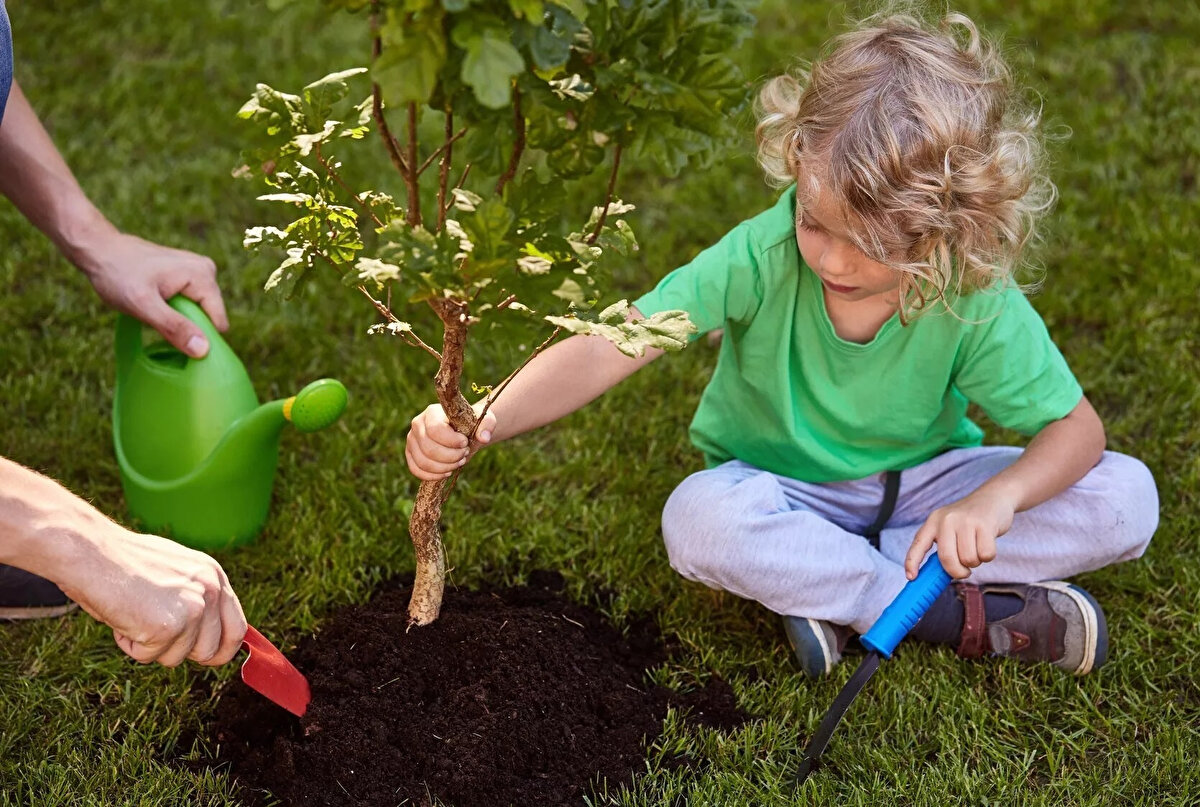 Yeni eğitim yılı takvimine göre; birinci dönem 16 Ocak 2026’da sona erecek. İkinci dönem ise 2 Şubat Pazartesi günü başlayacak.