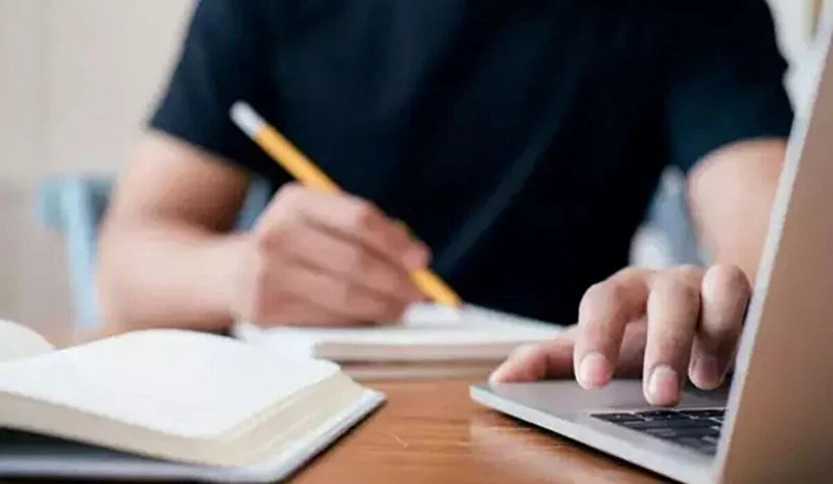 Ölçme, Seçme ve Yerleştirme Merkezi (ÖSYM), 2025-YKS bünyesinde düzenlenen Spor Bilimleri için Özel Yetenek Sınavı (ÖZYES) sonuçlarını duyurdu. 2025-2026 eğitim öğretim yılı için spor bilimleri fakülteleri ve ilgili programlara öğrenci kabulünde belirleyici olacak sınavın sonuçları, ÖSYM tarafından online platformda erişime açıldı.<br><br>ÖSYM açıklamasında şu ifadelere yer verildi:<br>"2025 Özel Yetenek Sınavı’nın (ÖZYES) değerlendirme işlemleri tamamlanmıştır. Adaylar, 8 Eylül 2025 saat 10.00’dan itibaren https://sonuc.osym.gov.tr<br> adresinden T.C. kimlik numarası ve aday şifresi ile sonuçlarına ulaşabilecektir."