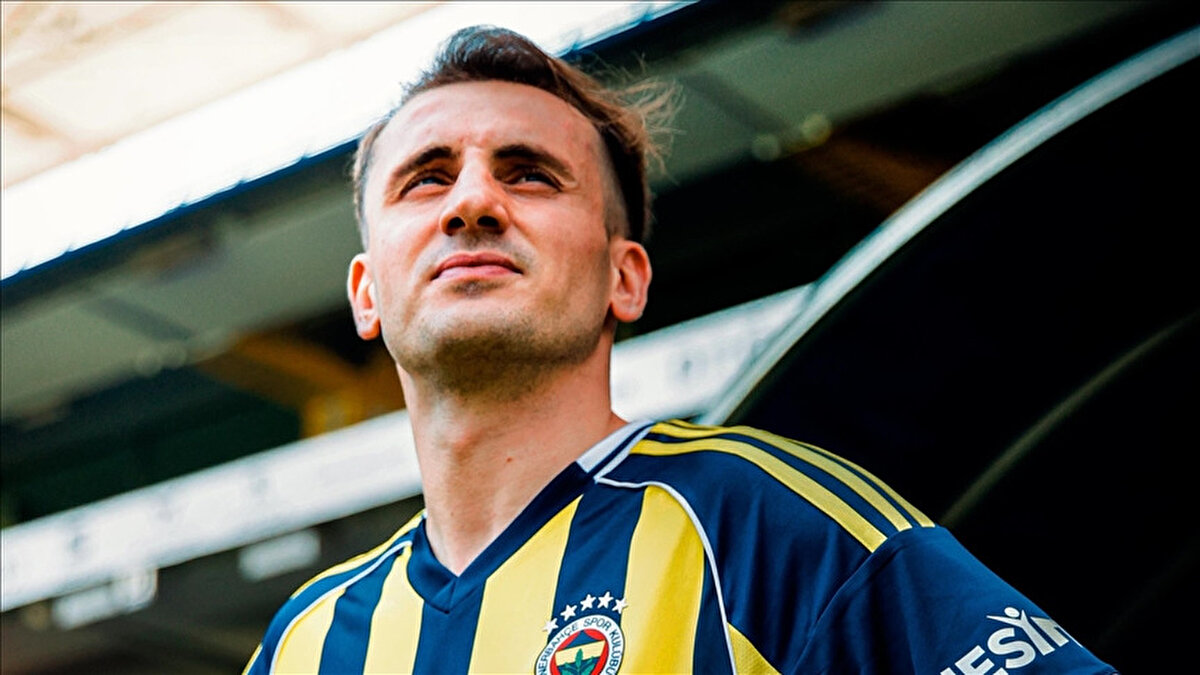 Milli ara nedeniyle Fenerbahçe ile ilk idmanı için beklemek zorunda kalan Kerem, bu hafta itibariyle Can Bartu Tesisleri'nde takımla çalışmalara başladı.<br><br>