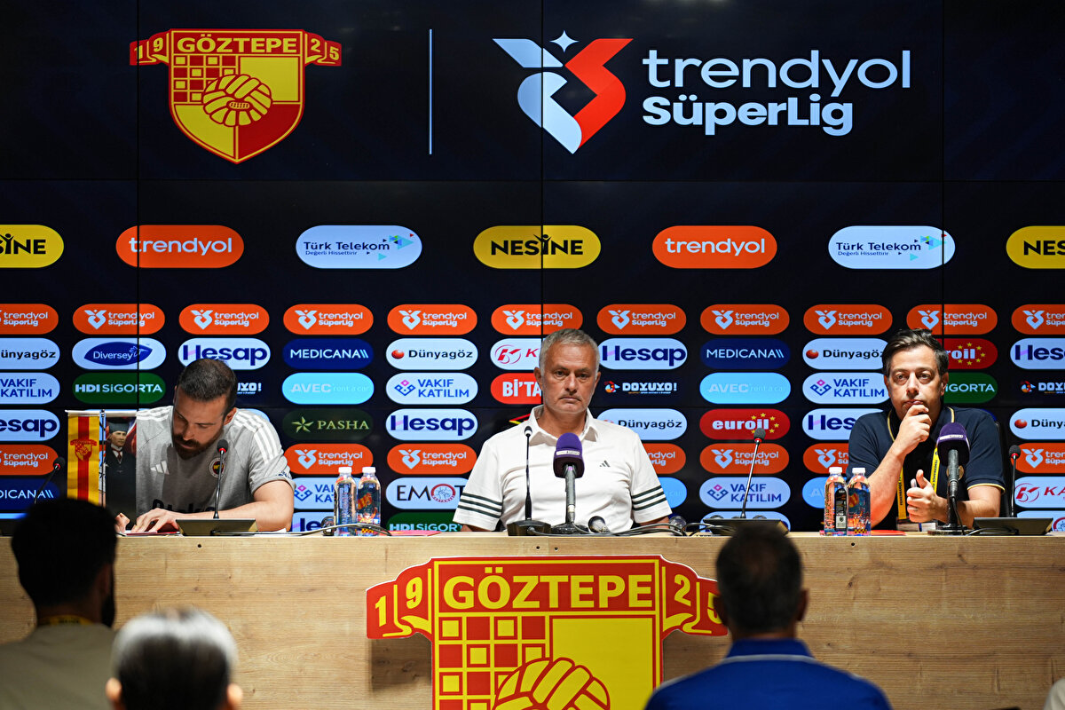 Geçtiğimiz sezon başında büyük umutlarla Fenerbahçe Teknik Direktörlük görevine getirilen Jose Mourinho, oynattığı futbolla camiada hayal kırıklığı yaşatmıştı. 