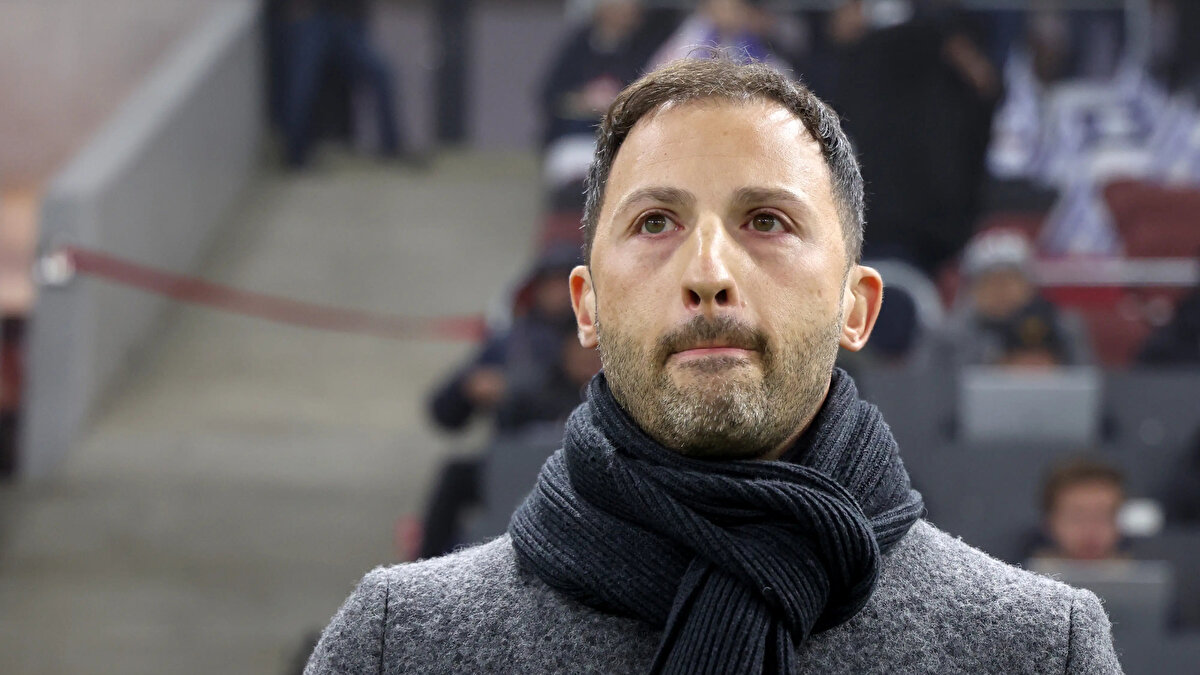 2019’da Spartak Moskova’ya imza atan genç hoca, 2021’de RB Leipzig’e transfer oldu ve 2022’de Almanya Kupası şampiyonluğu yaşadı. Ardından Şubat 2023’te Belçika Milli Takımı’nın başına geçen Tedesco, EURO 2024 elemelerinde namağlup grup liderliği elde etti ve takımı turnuvada son 16 turuna taşıdı. Ocak 2025’te Belçika’dan ayrılan Tedesco şu anda kulüpsüz durumda.