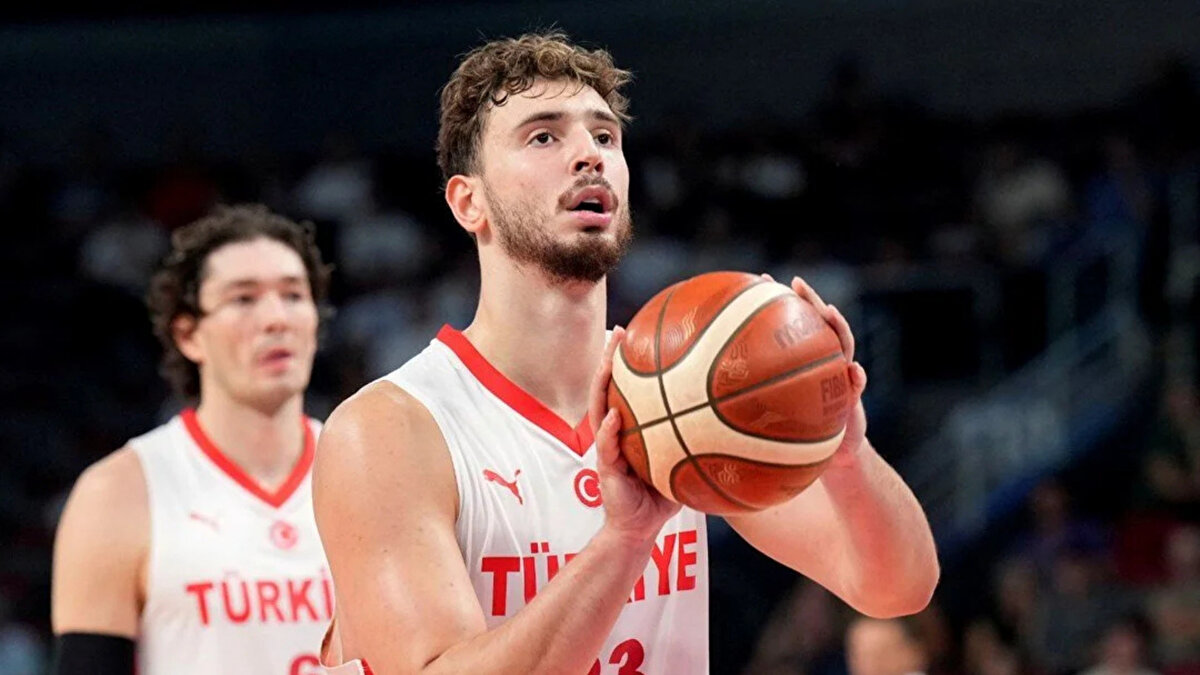  Karşılaşmada milli basketbolcu Alperen Şengün; 19 sayı, 12 ribaund ve 10 asistle triple-double yaptı.