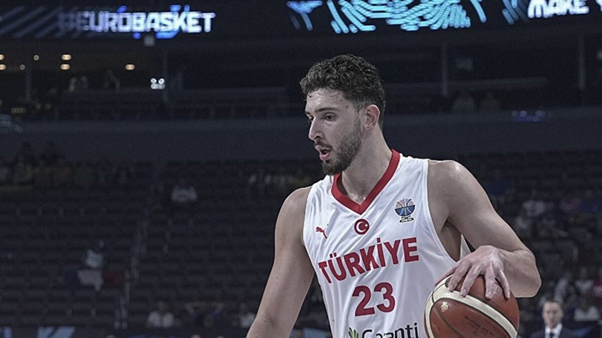 Alperen, bu performansıyla birlikte EuroBasket tarihine geçti. 23 yaşındaki basketbolcu, EuroBasket tarihinde triple-double yapan en genç oyuncu ve organizasyon tarihinde triple-double yapan 5. isim oldu.