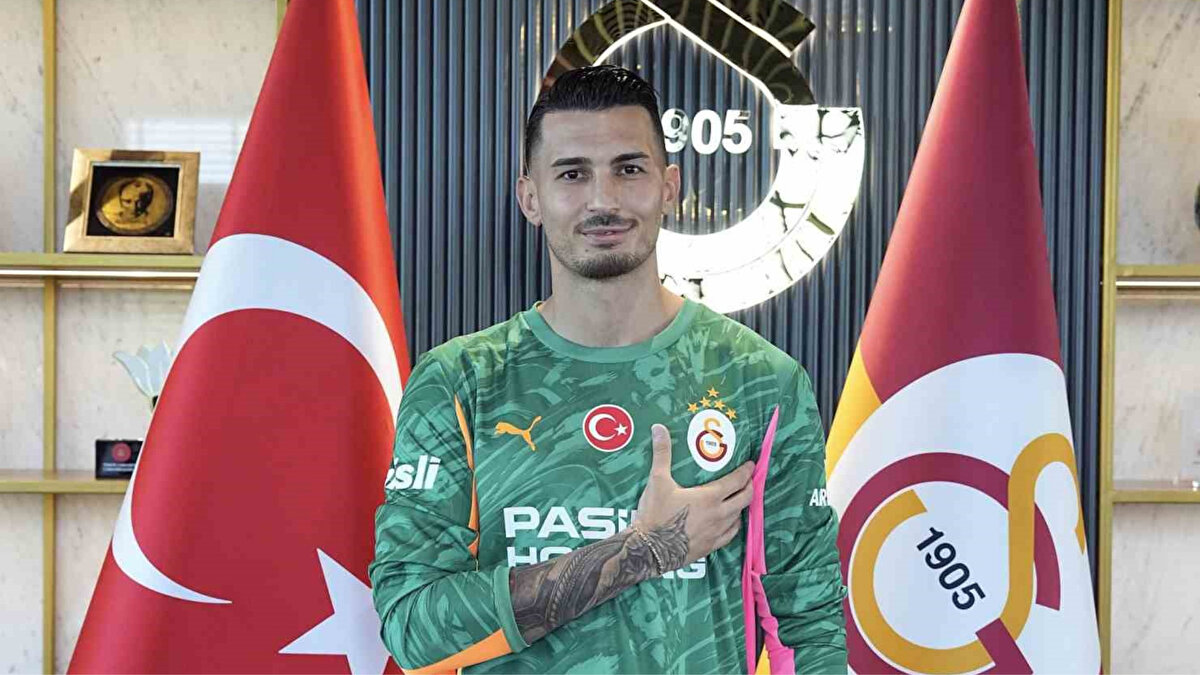 "ŞAMPİYONLAR LİGİ'NDE OYNAMAK HAYALİM"<br><br>UEFA Şampiyonlar Ligi’nde oynamayı her zaman hayal ettiğini belirten Uğurcan, "Benim için çok özel duygular olacak. Çünkü Şampiyonlar Ligi oynamayı her futbolcu hayal eder. Benim de hayallerimden bir tanesiydi. İnşallah Şampiyonlar Ligi’nde de Galatasaray’ı en iyi şekilde temsil ederiz" dedi.<br>