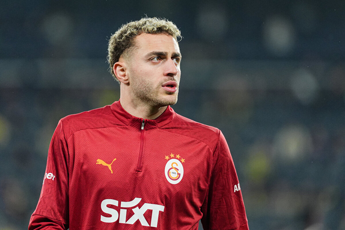 BARIŞ ALPER NEOM'A GİTMEK İSTEDİ<br><br>Galatasaray'da bir diğer gündem konusu da Barış Alper Yılmaz. Milli futbolcu, Suudi Arabistan ekibi Neom'a gitmek istediğini yönetime iletmişti.