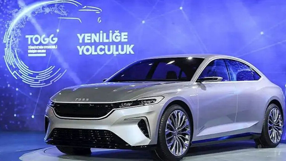 Togg faizsiz kredi kampanyaları sürüyor<br><br>Togg, elektrikli otomobillere erişimi kolaylaştırmak için faizsiz kredi kampanyaları sunmaya devam ediyor.<br><br>12 ay vadeli %0 faizli kredi seçeneği bireysel kullanıcılar için geçerli.<br><br>Daha yüksek tutarlarda ise 48 aya kadar %2.89 faiz oranıyla finansman desteği sağlanıyor.<br><br>Bu kampanyalar, Togg’un T10X modeli için halihazırda uygulanırken, T10F satışa çıktığında da benzer desteklerin sunulması bekleniyor.