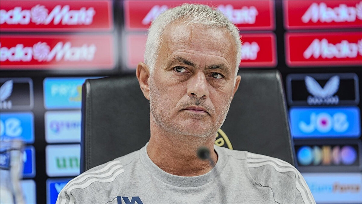 Fenerbahçe'de Mourinho'nun ayrılığı sonrası yeni teknik direktör netleşti.