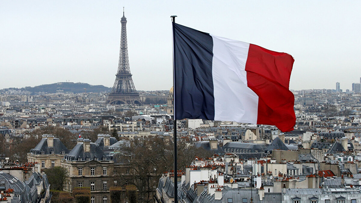 Fransa 🇫🇷<br><br><br>“Frankların ülkesi.” Orta Çağ Germen kavmi Franklar’dan türemiştir