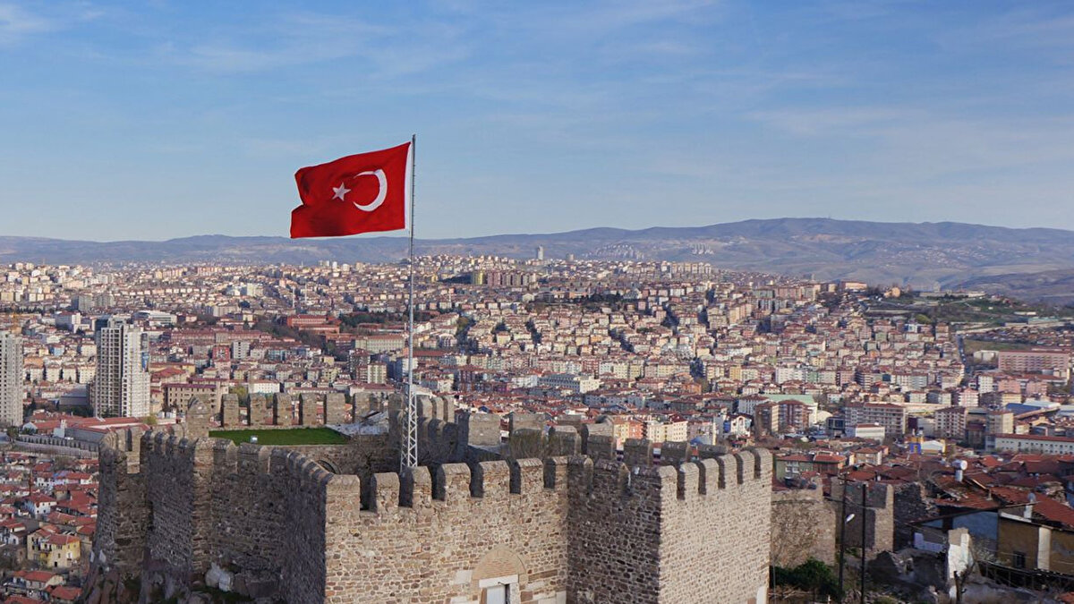 Türkiye 🇹🇷<br><br><br>“Türklerin ülkesi” demektir. “Türk” etnonimi + Farsça/Eski Türkçe “-iye/ia” ekinden türemiştir