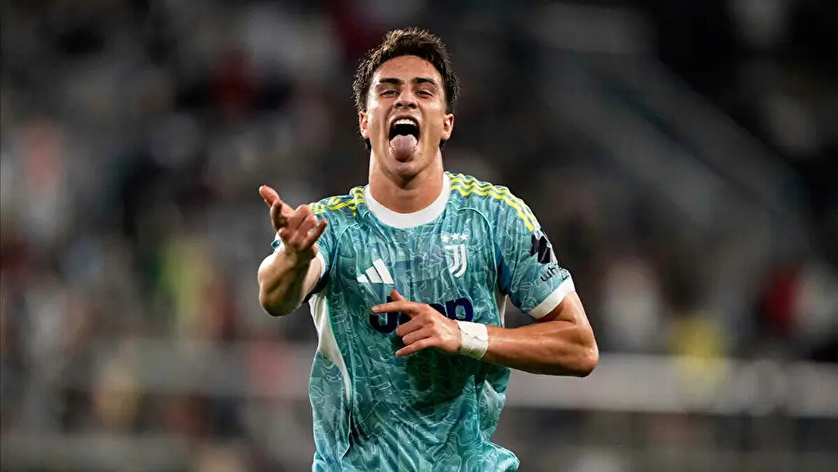 BARCELONA, KENAN YILDIZ'I LİSTESİNE ALDI<br><br>Kenan Yıldız, son La Liga şampiyonu Barcelona'nın transfer listesine girdi.