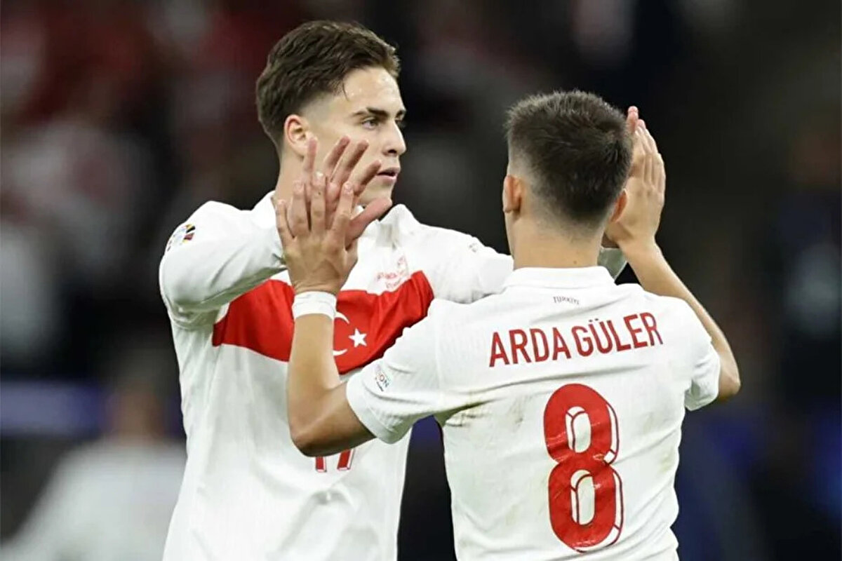 Fichajes'in haberinde; henüz 20 yaşındaki futbolcu için teknik direktör Hansi Flick ve başkan Joan Laporta'nın ısrarcı olduğu belirtildi.