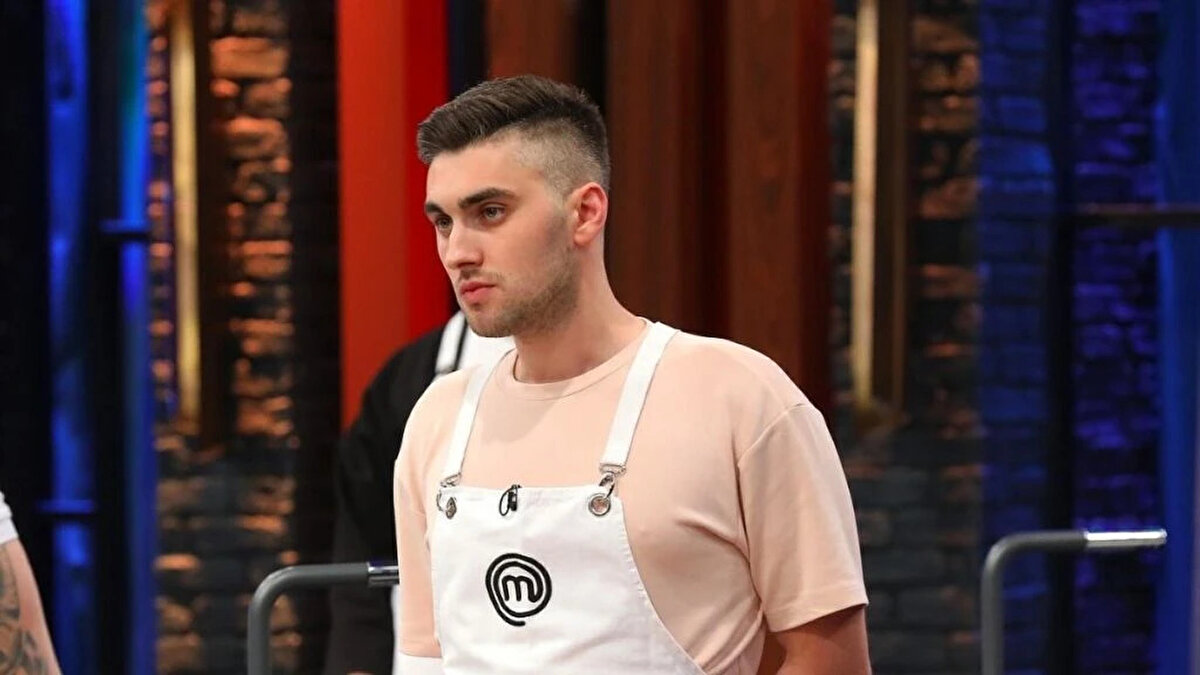 45 dakikalık sürenin ardından başarılı bulunan tabak sahipleri öne çağrıldı. Değerlendirmenin sonunda bireysel dokunulmazlığı kazanan isim, yedeklerden gelen Murat Can oldu.