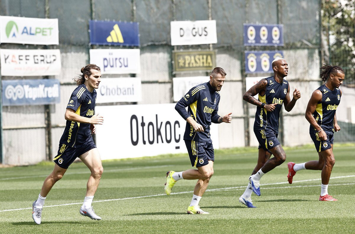 14 Eylül Pazar günü oynanacak olan dev derbi saat 20.00'de başlayacak.<br>