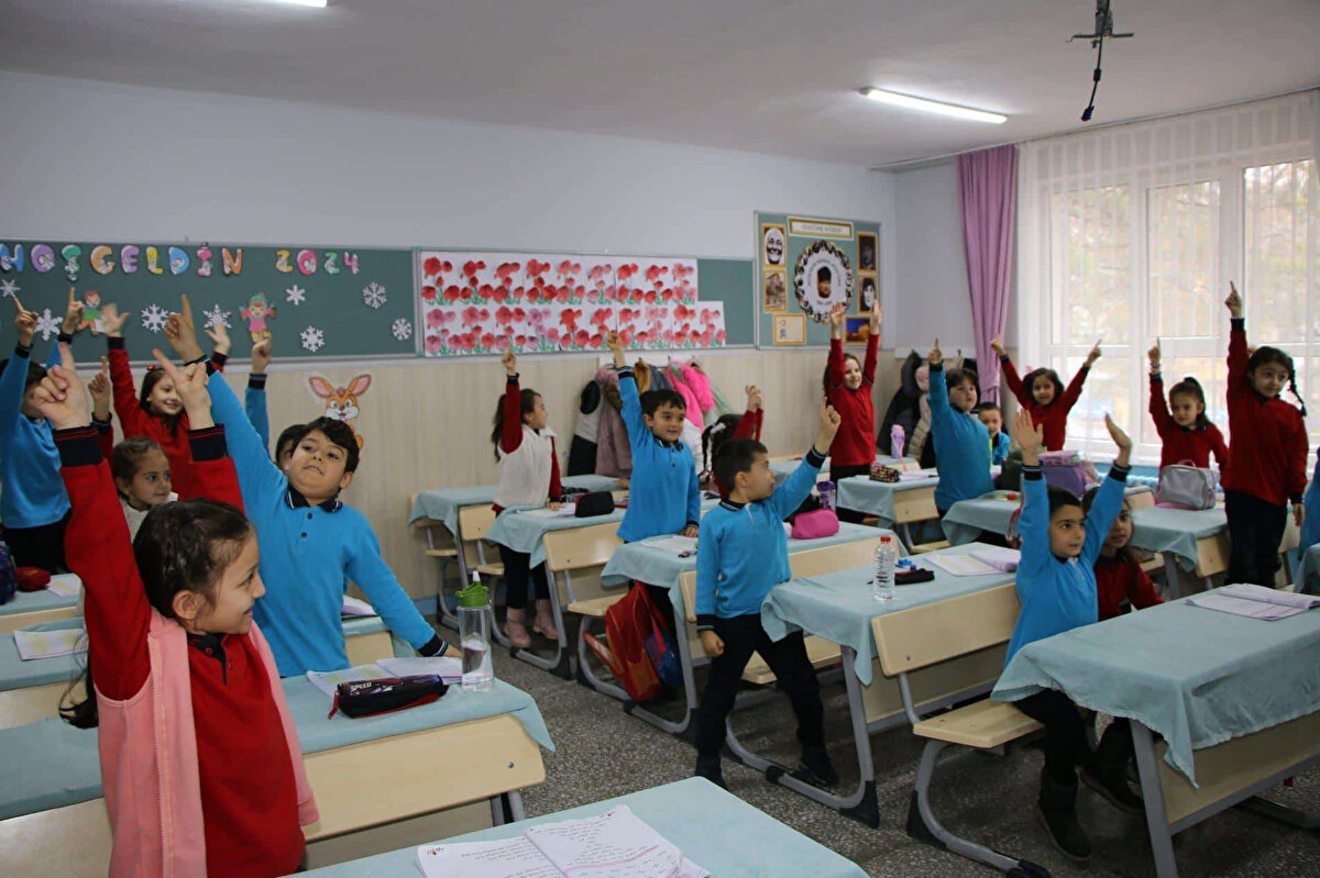 2026 BAHAR DÖNEMİ - İKİNCİ DÖNEM NE ZAMAN BAŞLIYOR? <br><br>İkinci dönem, 2 Şubat 2026 Pazartesi başlayacak ve 26 Haziran 2026 Cuma günü eğitim öğretim dönemi tamamlanacak.<br> <br>