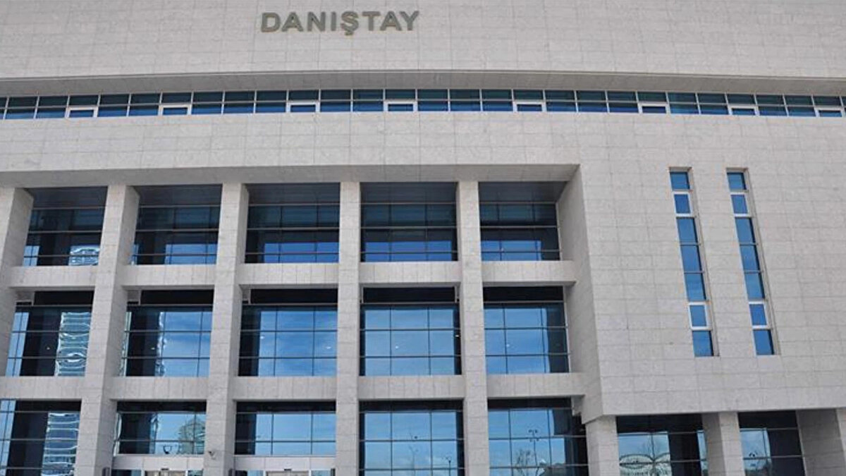 Sınava ilişkin ayrıntılı bilgi 2025-Sayıştay Eleme Kılavuzu’nda yer alıyor. Adaylar Kılavuz’a ve başvuru bilgilerine ÖSYM sitesindeki bağlantıdan erişebilecekler. Sınava başvuracak adayların Kılavuz’u dikkatle incelemeleri gerekiyor.