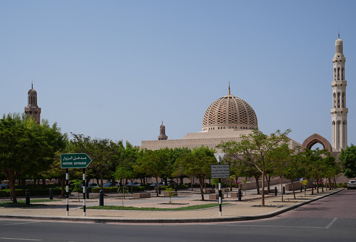 Muskat'a yolu düşenler için şehrin ruhunu yansıtan mutlaka görülmesi gereken bir mekân olarak öne çıkıyor.