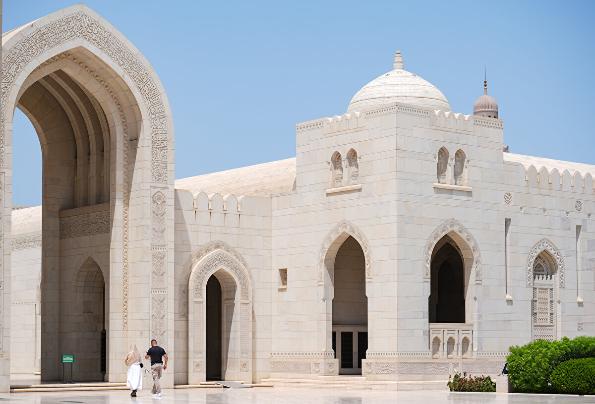 Sultan Kabus Ulu Camii, yalnızca bir ibadethâne değil, aynı zamanda kültürel bir şaheser olarak kabul ediliyor.