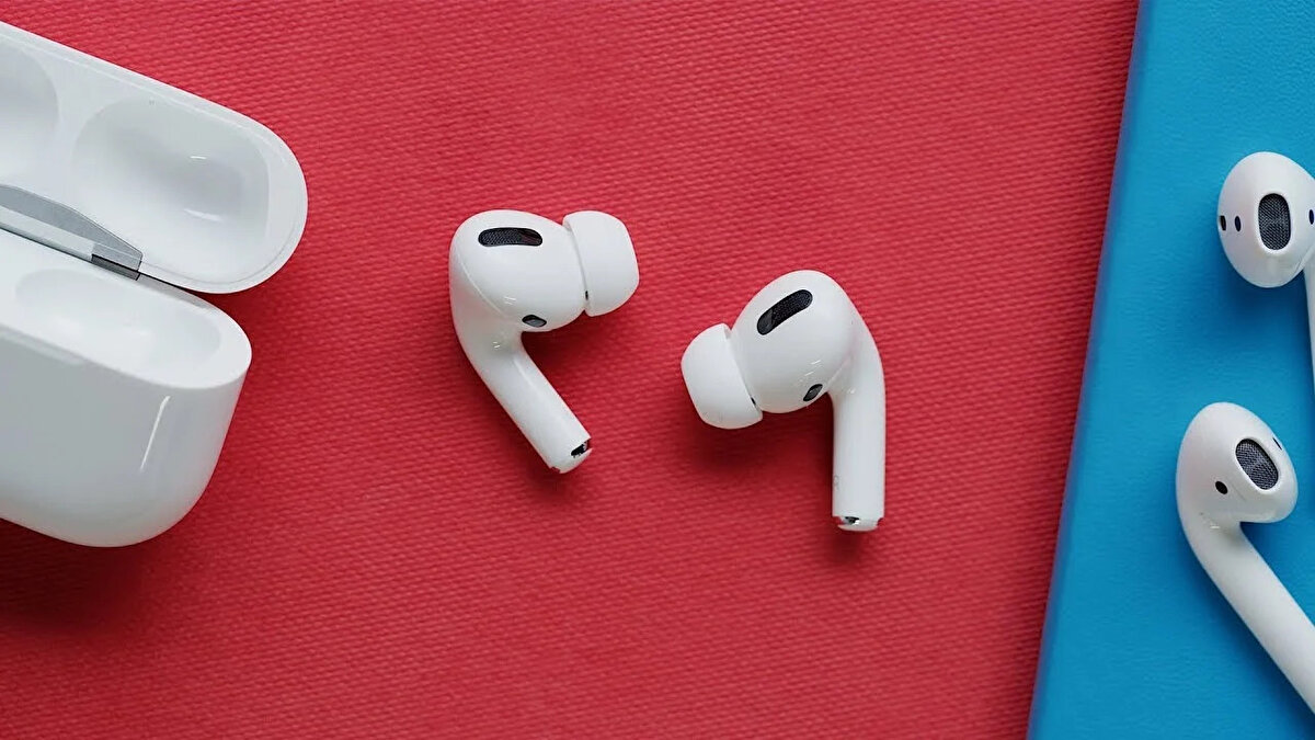 AirPods Pro 3 fiyatı ve Türkiye satış tarihi<br><br>Apple, yeni nesil kulaklığın fiyatını 249 dolar olarak açıkladı. Türkiye fiyatı ise 13.999 TL’den başlayan etiketle duyuruldu. AirPods Pro 3, 19 Eylül 2025 tarihinden itibaren siparişe açılacak.