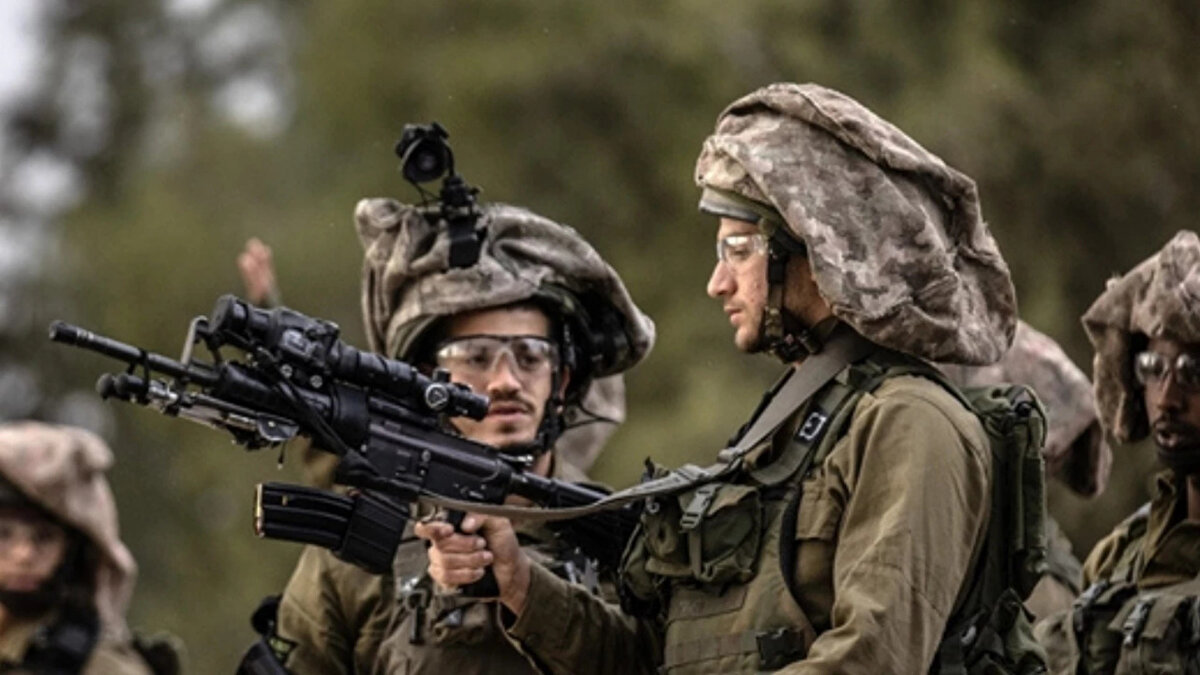 1. Personel & Kuvvet Büyüklüğü<br><br>İsrail<br><br>Aktif asker sayısı: 169.500<br><br>Yedek asker sayısı: 465.000 <br>Al Jazeera<br><br>Katar<br><br>Personel sayıları net biçimde güncel olarak bulunamadı, ancak aktif personel 20–30 bin aralığında tahmin ediliyor (resmî güncel kaynak yok).