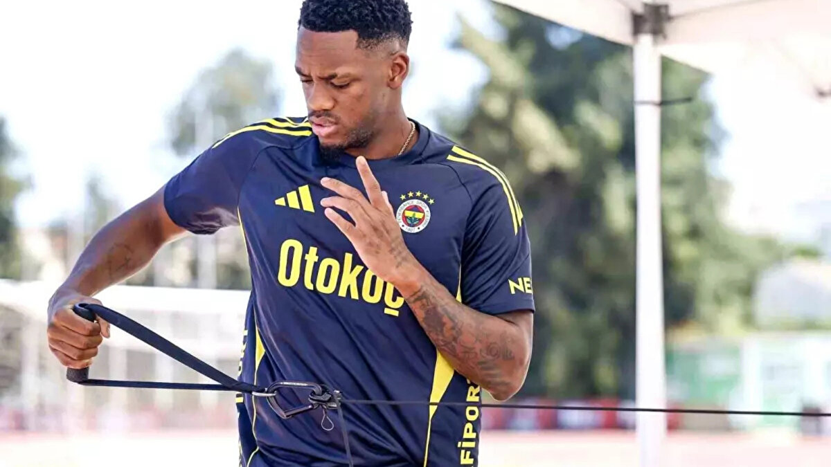 Oyuncu, sonrasında Gençlerbirliği deplasmanında forma giyememişti.<br><br>En Nesyri ile birlikte Fenerbahçe'nin gol yollarındaki ismi olan futbolcu için bugün çarpıcı bir gelişme kamuoyuna yansıdı.