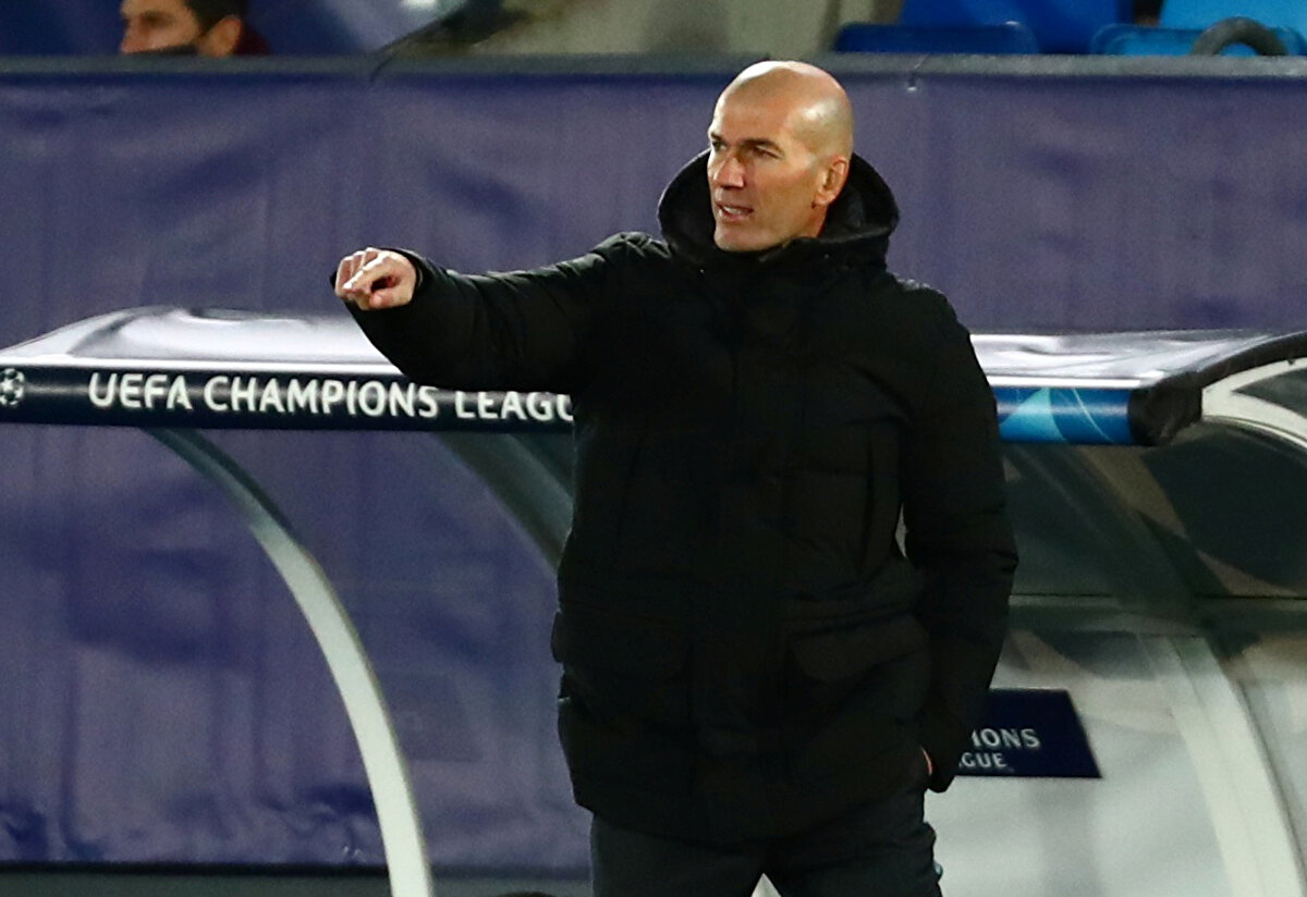 53 yaşındaki Zinedine Zidane, Real Madrid sonrası 2021 yılından beri takım çalıştırmadı. Deneyimli teknik adamın hedefi Fransız Milli Takımı'nı çalıştırmak.