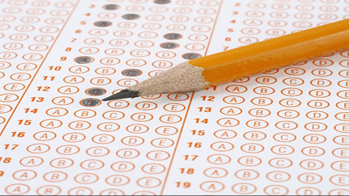 BAŞVURULAR NASIL YAPILACAK?<br>Ek tercih başvuruları, ais.osym.gov.tr adresinden T.C. kimlik numarası ve şifre ile yapılacak. Kılavuzda adaylara belirli sayıda tercih hakkı verilecek. Tercihler, ÖSYM’nin ilan ettiği boş kontenjanlar üzerinden yapılacak.<br>