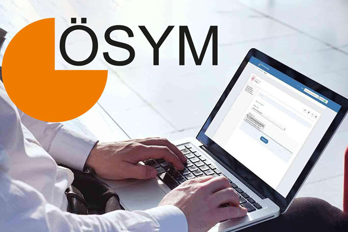 SINAVSIZ İKİNCİ ÜNİVERSİTEYE NASIL KAYIT YAPILIR?<br><br>Adaylar https:aoskayit.anadolu.edu.tr adresi üzerinden e-Devlet şifresi ve T.C kimlik numarası ile online kayıt gerçekleştirebilecekler. <br>Başvuru işlemlerinden önce adayların MEBBİSYÖKSİS üzerinden öğrenim bilgilerini güncellemeri gerekiyor. Bilgileri güncel olmayan adaylar kaydının bulunduğu kurumlara başvurarak bilgilerinin güncellenmesi gerekiyor. 