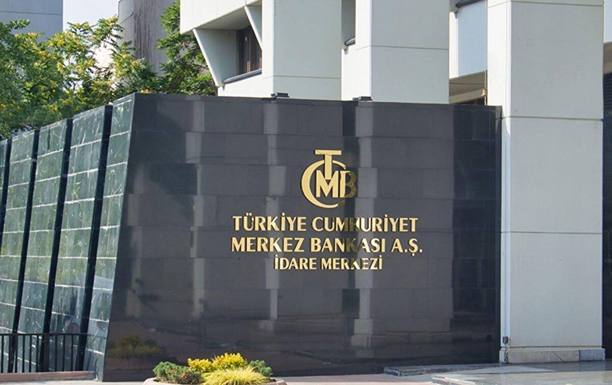 MERKEZ BANKASI FAİZİ İNDİRDİ Mİ?<br><br>Merkez Bankası faizi 2.5 puan indirdi. <br><br>Türkiye Cumhuriyet Merkez Bankası Para Politikası Kurulu, politika faizi olan bir hafta vadeli repo ihale faiz oranını 250 baz puan indirerek yüzde 40,5'e çekti. Banka, bir önceki toplantısında politika faizini yüzde 46'dan yüzde 43 seviyesine indirmişti.