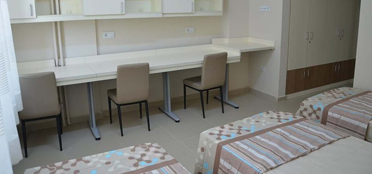 •5. tip yurtlar: Daha yüksek standartlıdır ve ikinci en yüksek ücretli yurtlardır. Yeni yapılan KYK yurtlarının çoğu bu kategoride olup, öğrencilerin barınma ve sosyal ihtiyaçlarını karşılar.<br>•6. tip yurtlar: KYK’nın en lüks yurt tipidir. Yeni inşa edilen yurtların çoğu bu sınıfta yer alır ve öğrencilerin tüm temel ihtiyaçlarını karşılayacak donanıma sahiptir.