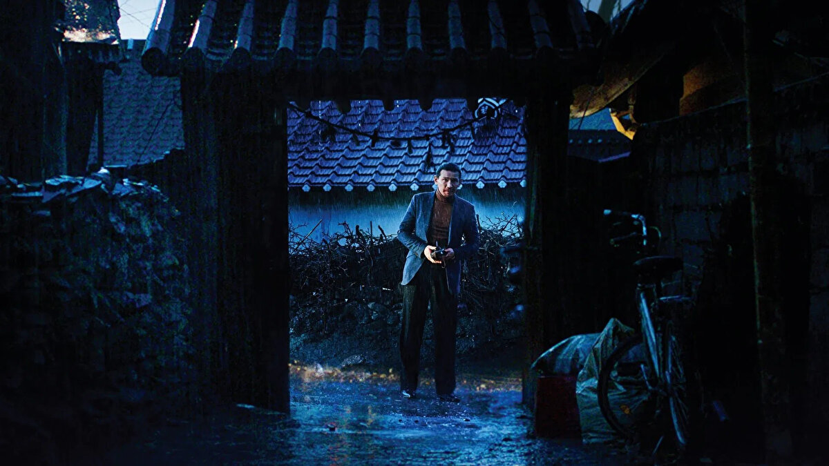 Orijinal İsmi: The Wailing<br>Süre: 156 dakika<br>Tür: Korku, Gizem<br>Oyuncular: Chun Woo-hee, Hwang Jeong-min, Kwak Do-Won, Kim Hwan-hee, Jo Han-cheol, So-yeon Jang<br>Yönetmen: Hong-jin Na<br>Senarist: Hong-jin Na<br>Yapım: 2016 - Güney Kore