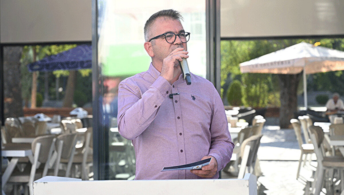 Hasan Ustaoğlu kimdir?<br><br>1975 yılında Konya’nın Seydişehir ilçesinde doğan Hasan Ustaoğlu, ilkokulu Alüminyum İlkokulu’nda, ortaokulu Mahmut Esat Ortaokulu’nda, liseyi ise Seydişehir Lisesi’nde tamamladı. 1999 yılında Selçuk Üniversitesi Harita Mühendisliği Bölümü’nden mezun olan Ustaoğlu, mezuniyetinin ardından 4 yıl boyunca özel sektörde çalıştı.