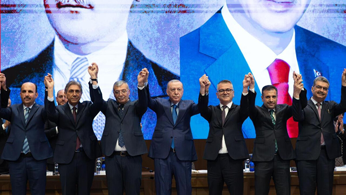 2014-2019 yılları arasında Cumhuriyet Halk Partisi’nden Seydişehir Belediye Meclis Üyeliği yaptı.<br><br>2019 yılında ise Konya Büyükşehir Belediye Meclisi üyeliğine seçildi.