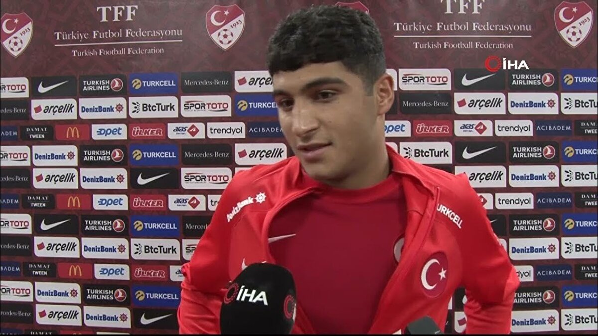 Sarı-lacivertli yönetimini yaptığı teklifin bonuslarla birlikte 10 milyon euro'yu bulduğu iddia edildi.