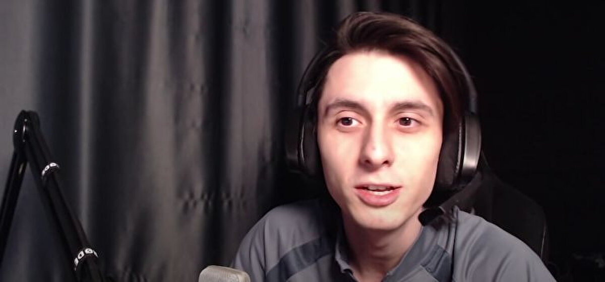 Tolunay Ören evli mi?<br><br>Tolunay Ören evlidir ve eşi Özden Günay Ören’dir.