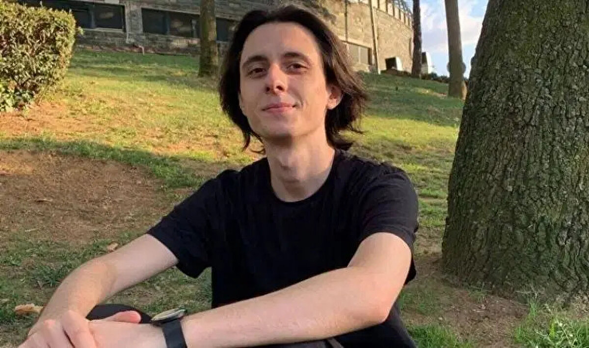 Sosyal medya fenomeni Tolunay Ören hakkında yasa dışı şans oyununa ait reklam içeriklerini paylaşarak takipçilerini teşvik ettiği iddiasıyla yürütülen soruşturma tamamlandı. İstanbul Cumhuriyet Başsavcılığı’nca hazırlanan iddianamede Milli Piyango İdaresi “suçtan zarar gören” olarak yer alırken, Ören hakkında 3 yıla kadar hapis cezası talep edildi. Bu gelişmenin ardından “Tolunay Ören kimdir?” sorusu merak konusu oldu.