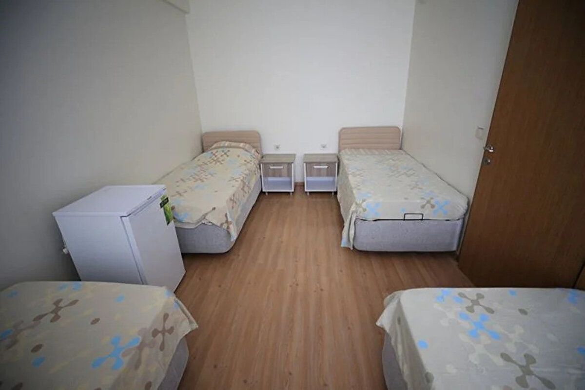 KYK 2. dönem yurt başvuruları ne zaman?<br><br>KYK 2. dönem yurt başvuruları, ilk yerleştirme süreci tamamlandıktan ve yedek yerleştirmeler açıklandıktan sonra başlayacak. Bu tarih Gençlik ve Spor Bakanlığı tarafından ilerleyen haftalarda ilan edilecek.