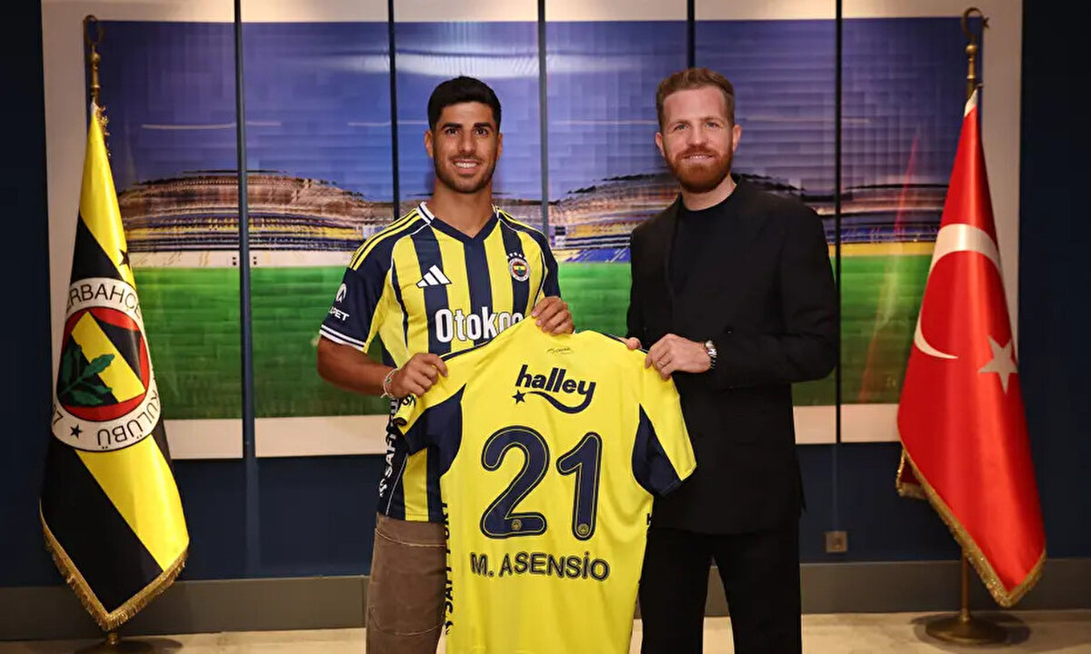 Fenerbahçe, PSG'den Marco Asensio'yu transfer etti. Sarı lacivertliler, İspanyol oyuncuyla 3 yıllık sözleşme imzaladı.