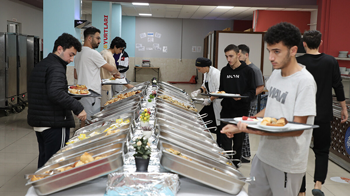 KYK kahvaltısı kaça kadar sürüyor?<br>Hafta içi 12.00’ye, hafta sonu ise 12.30’a kadar devam ediyor.