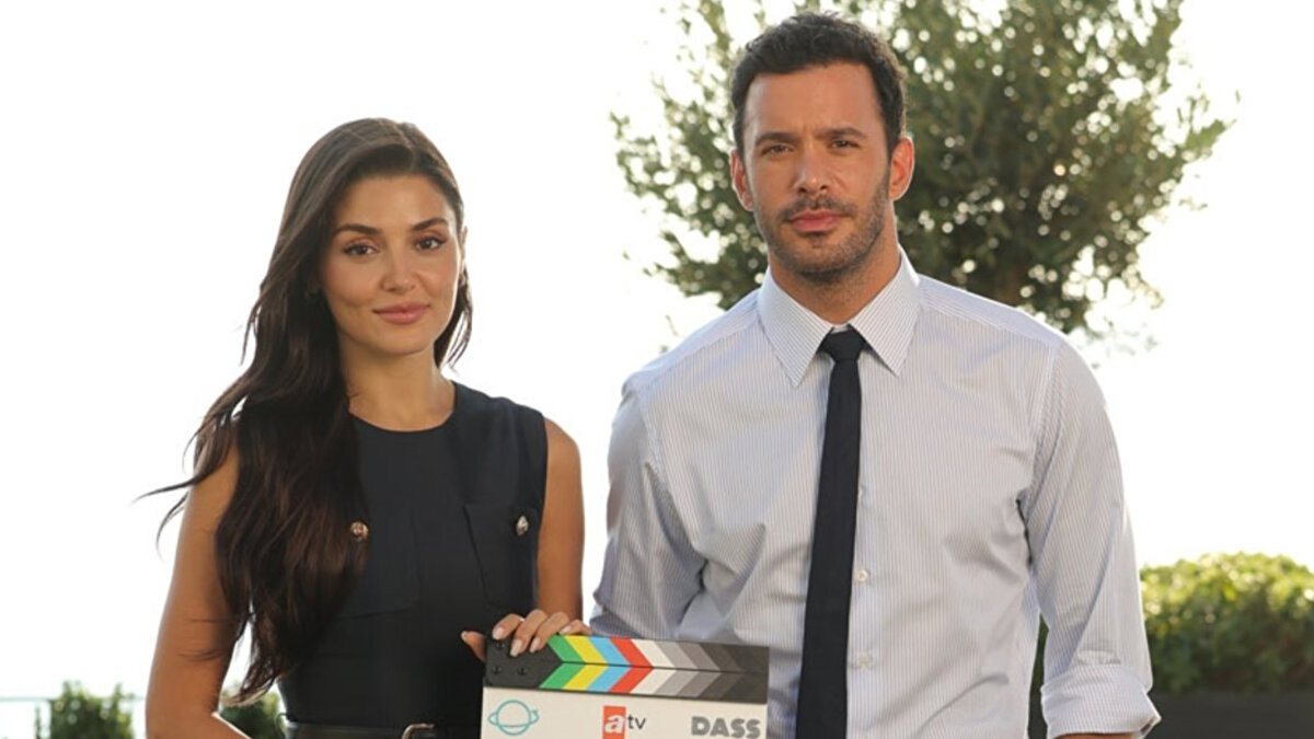 Aşk ve Gözyaşı Dizisi Hangi Kanalda Yayınlanacak?<br><br>Dizi severlerin heyecanla beklediği yapım, ATV ekranlarında yayınlanacak. Yayın günü ve saati belli olduğu için izleyiciler şimdiden geri sayımı başlattı.