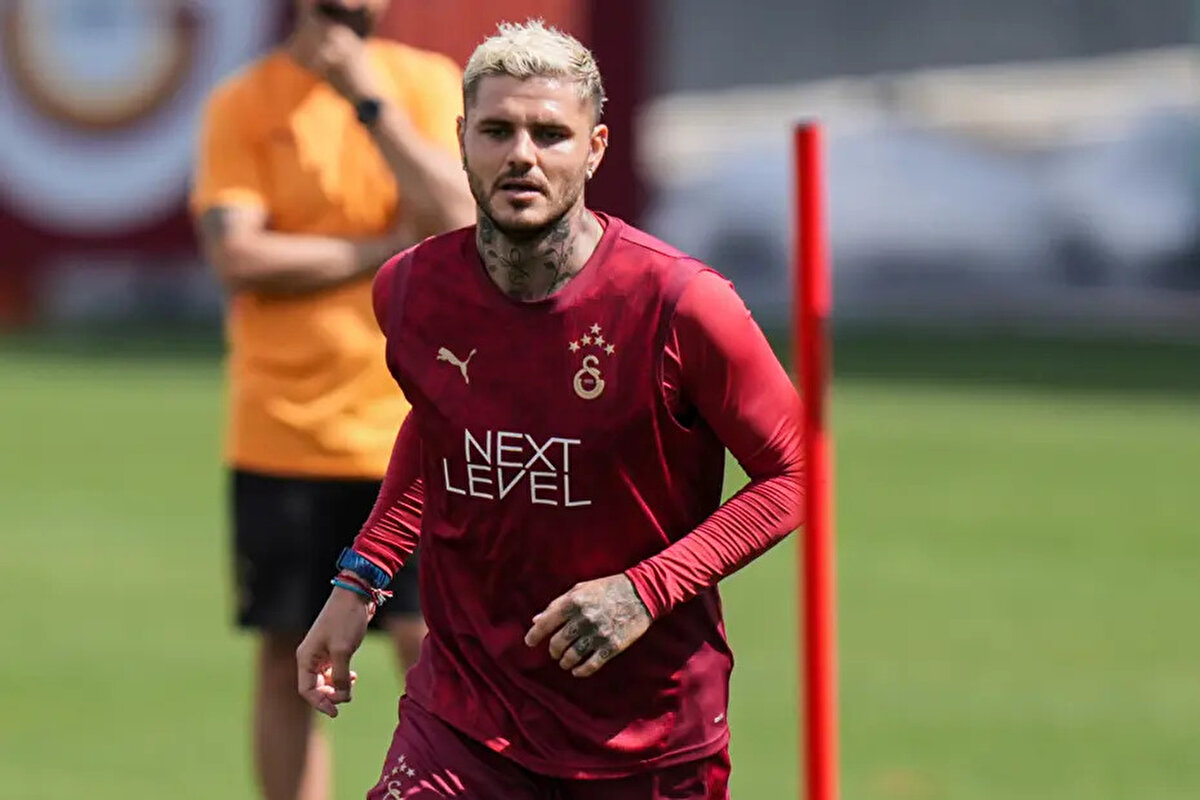 Sezon sonunda Galatasaray ile sözleşmesi sona erecek Mauro Icardi'nin sarı kırmızılı formayla devam edip etmeyeceğine dair kararı verdiği iddia edildi.<br><br>