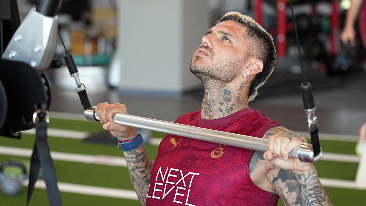 Arjantinli yıldızın evini değiştirdiği ve İstanbul'da sevgilisi China Suarez'le kurduğu yeni düzeni bozmak istemediği belirtildi.