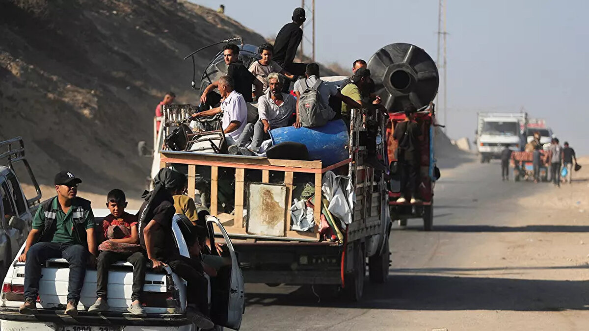 Operasyon Sinyali: Gazze Hedefte<br><br>İsrail ordusu, Hamas’ın son kalesi olarak gördüğü Gazze kentine büyük bir operasyon hazırlığında. Operasyon henüz başlamasa da, kentteki yüksek katlı binalar günlerdir İsrail uçaklarının hedefinde. Saldırılar sırasında çok sayıda sivilin hayatını kaybettiği, yüzlerce kişinin ise yaralandığı bildiriliyor.