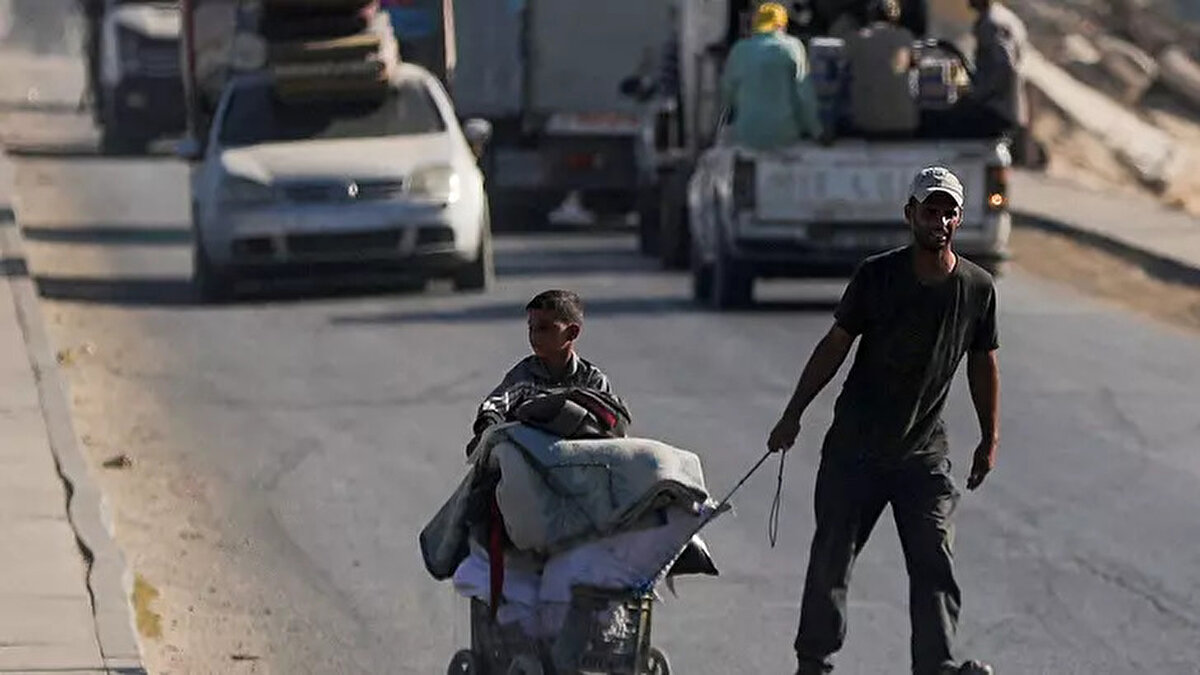 Dünyadan Tepkiler Yetersiz Kalıyor<br><br>Bölgeden gelen görüntüler tüm dünyada yankı bulsa da, uluslararası toplumdan gelen tepkiler sınırlı kalıyor. Gazze’de yaşanan bu yeni insani kriz, özellikle çocuklar ve yaşlılar başta olmak üzere sivil halkı doğrudan etkiliyor.