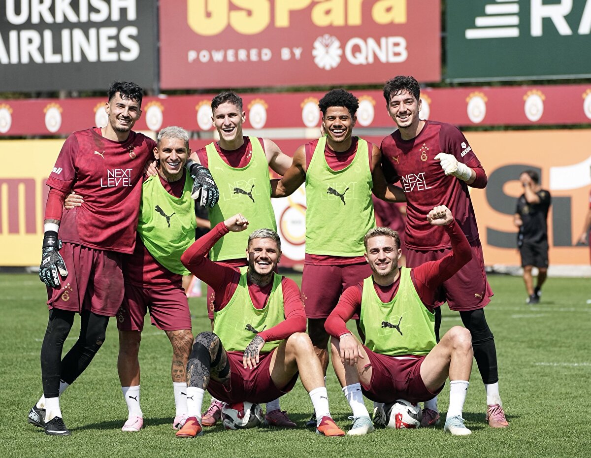Süper Lig'e fırtına gibi başlayan Galatasaray ilk 4 maçını kazanarak 12 puanla liderlik koltuğuna oturdu.