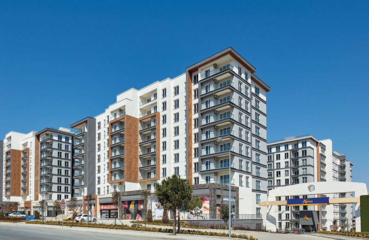 ALTERNATİF ÖDEME SEÇENEKLERİ<br><br>Sistem, katılımcılara esnek ödeme planlarıyla destek sunacak. Vatandaşlar kendi tasarruf gücüne göre birikim yapacak, ardından faizsiz finansman desteğiyle mülk veya araçlarını edinebilecek.