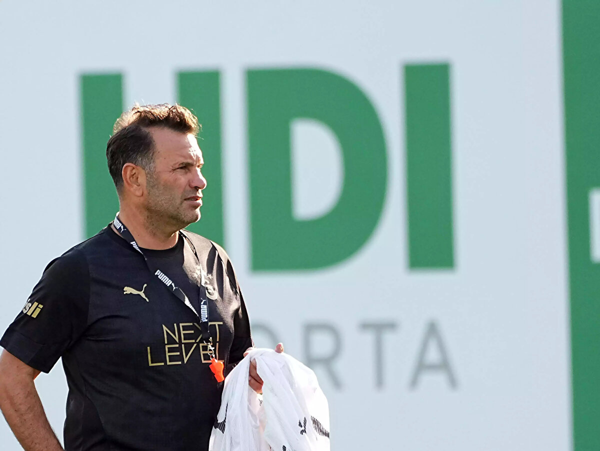 YENİ TRANSFELER SAHADA OLACAK MI?<br><br>Galatasaray'ın yeni translerleri Uğurcan Çakır, Wilfried Singo ve İlkay Gündoğan'ın Eyüpspor önünde forma giymeleri bekleniyor..<br>