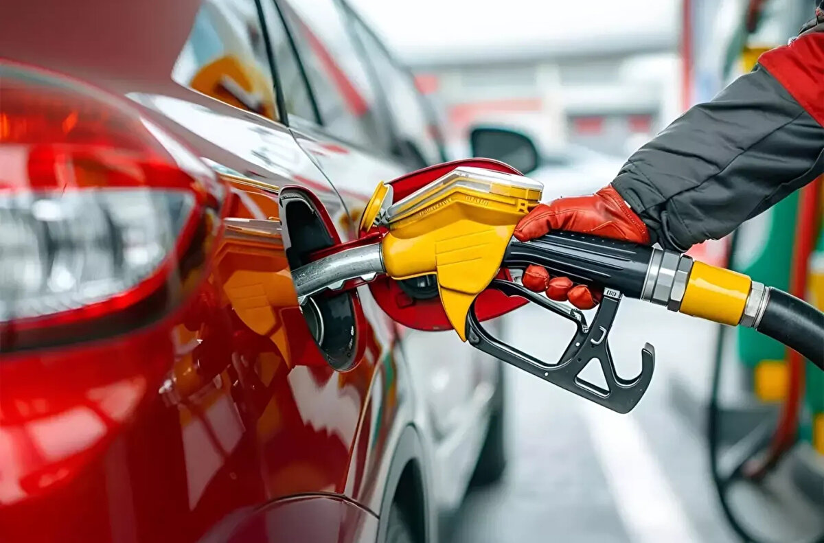 İstanbul (Avrupa Yakası)<br><br>Benzin: 52,84 TL<br>Motorin: 54,25 TL<br>LPG: 26,51 TL