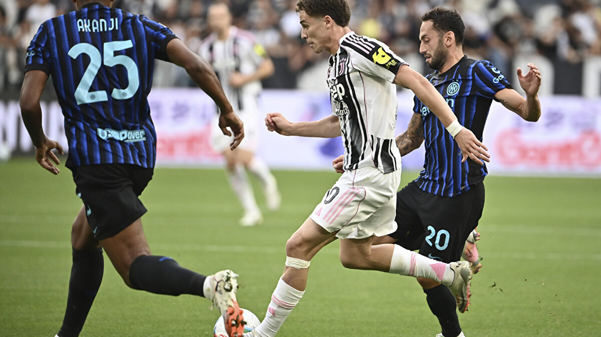 Türk futbolcular, hem İspanya’da hem İtalya’da ortaya koydukları performanslarla Avrupa’da dikkatleri üzerine çektiler.