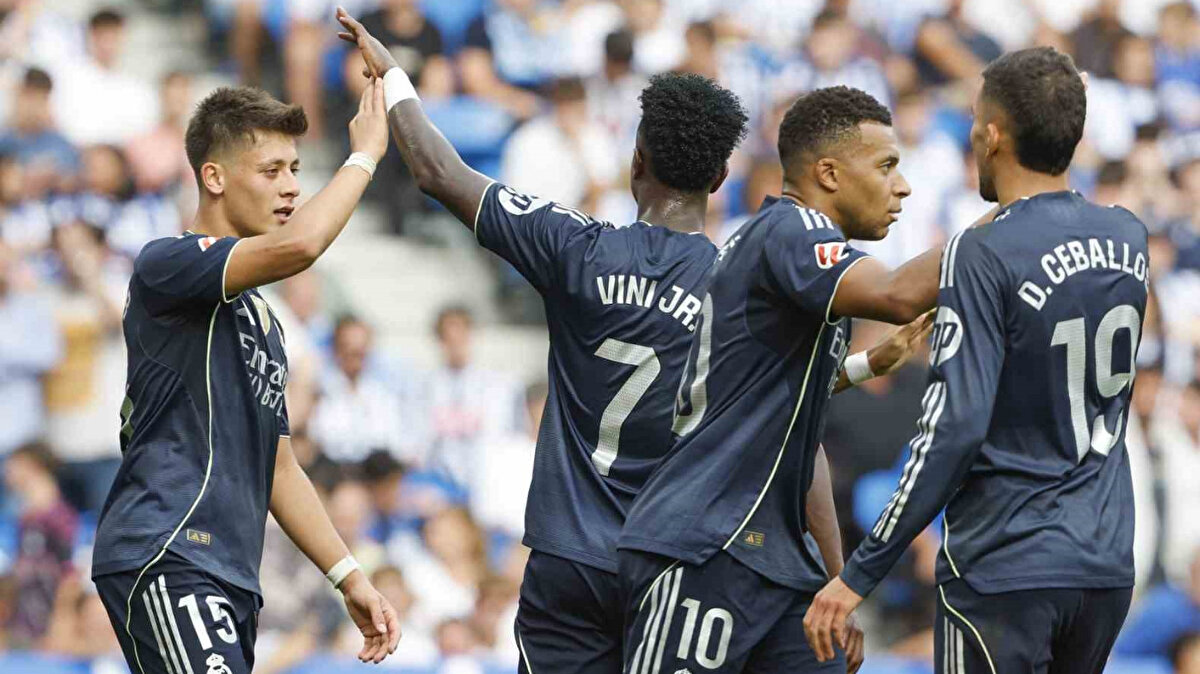 12’nci dakikada Kylian Mbappe’nin golüyle öne geçen Los Galacticos, 32’nci dakikada Dean Huijsen’in kırmızı kartıyla sahada 10 kişi kaldı. Buna rağmen oyuna hükmeden Madrid’de Arda Güler 44’üncü dakikada Mbappe ile yaptığı ver-kaç sonrası topu filelere göndererek farkı 2’ye çıkardı. Sociedad ikinci yarıda Mikel Oyarzabal’ın penaltısıyla skoru 2-1’e getirse de mücadele Real Madrid’in üstünlüğüyle sona erdi. 4’te 4 yapan Madrid yoluna kayıpsız devam ederken, sakatlanan Arda Güler 88’inci dakikada oyunu terk etmek zorunda kaldı.