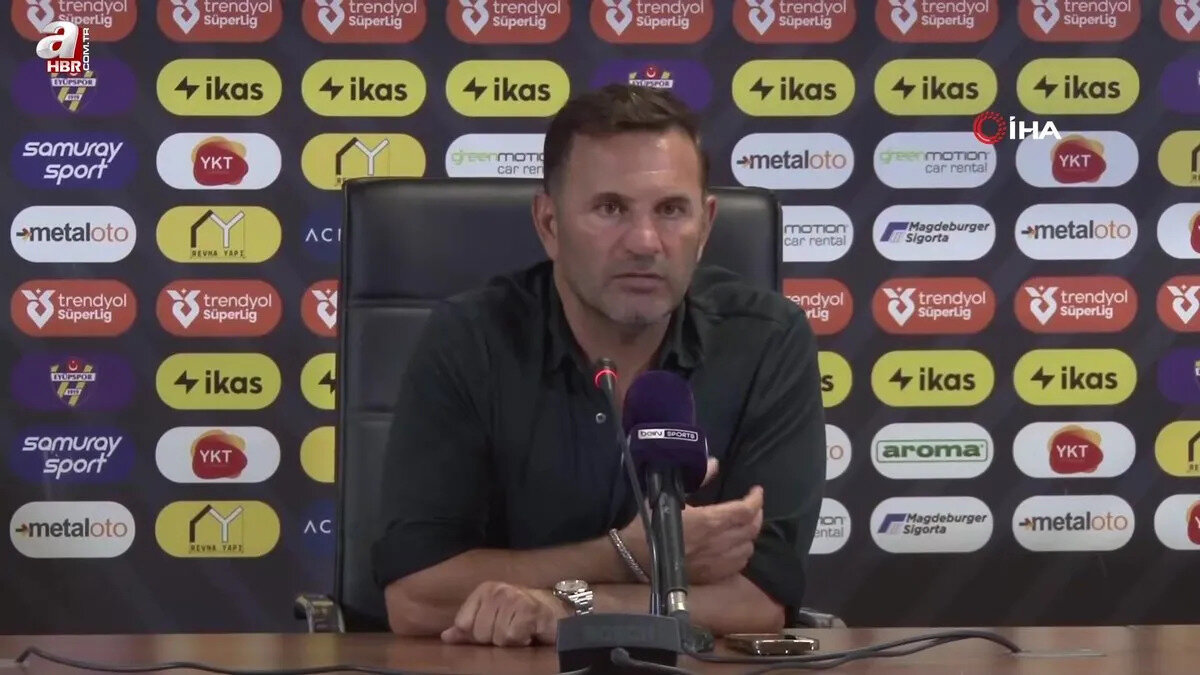 Kulübeden gelen oyuncularının da etkili performans sergilediğine değinen tecrübeli teknik adam, şöyle devam etti:<br><br>"Devre arasına girdiğimizde oyunu daha hızlı ve dikine oynamamız gerektiğini, özellikle ceza sahası içine ve çevresine yapacağımız koşularla daha net bir şekilde pozisyonuna girebileceğimizi düşünüyorduk. Tabii İlkay, Toreira, Sara üçlüsü sahadayken top çok bizde kaldı ama ceza sahası içerisindeki aksiyonlarımızı, uzaktan şutlarımızı, iç koridor koşularımızı fazla yapamadık. Oyunun devamında özellikle Ahmed Kutucu ile Icardi'yi önde iki forvet gibi oynamasını sağladık. Burada da ceza sahası içine giriş ve koşullar önemliydi.Ahmed böyle bir koşuyla Icardi'ye golü attırdı. Barış girdikten sonra bu bireysel olarak yeteneklerini çok net bir şekilde gösterdi. 2-3 tane çok net pozisyon üretti, bir gol pası verdi. Takım için önemli bir katkı sağladı. Özellikle kulübeden gelen oyuncularımızın da ne kadar hazır olduğunu gördük. Bu benim için en büyük mutluluklardan biri. Çünkü kulübeden gelen oyuncularımız oyuna net bir şekilde etki ettiler."